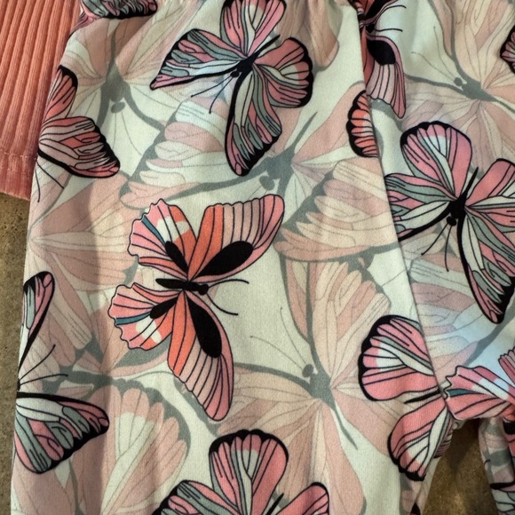 NWOT-Pink Ruffle Top and Floral Pants Set - Picture 6 of 6